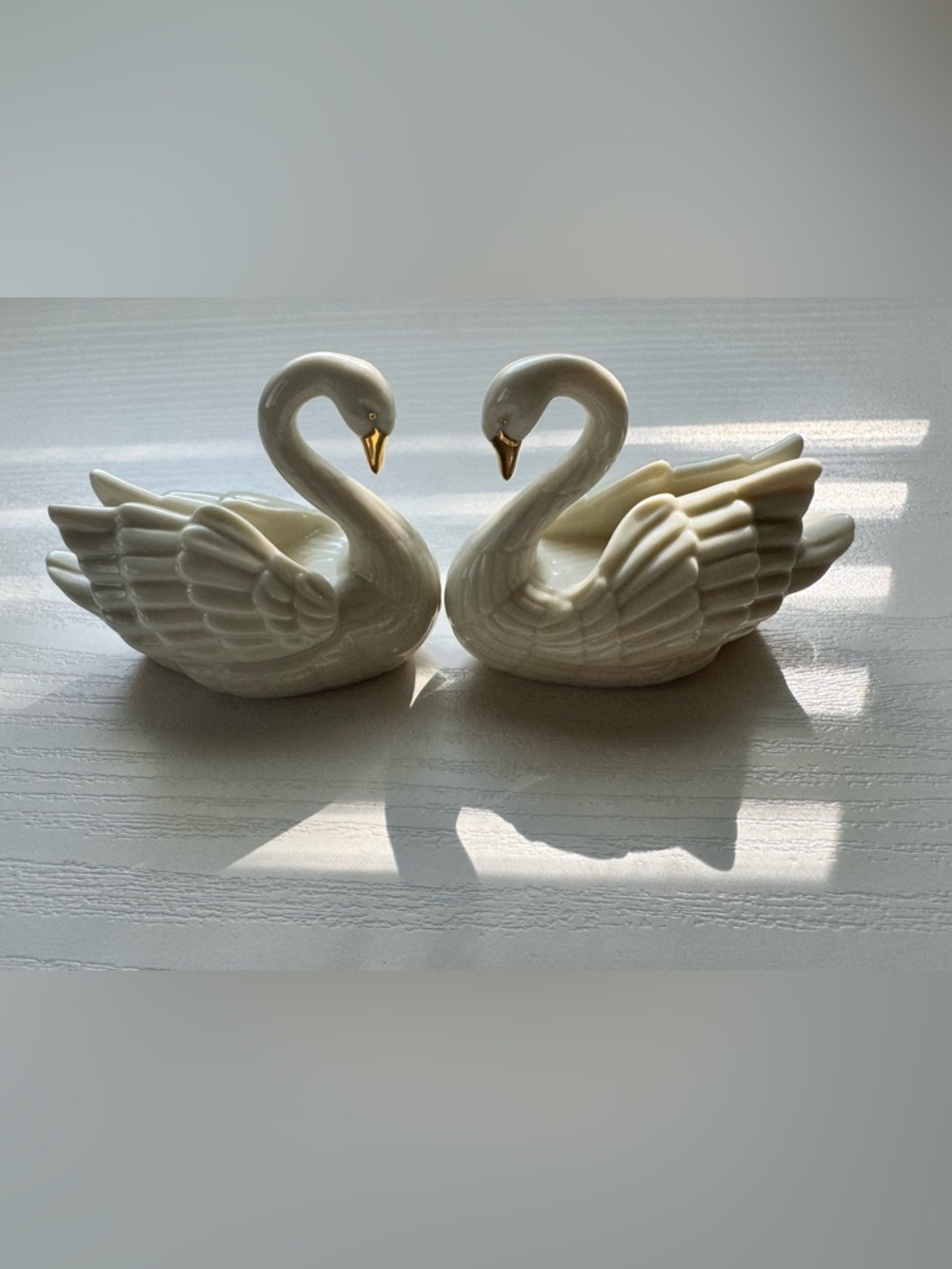 Lenox Vintage Porcelain Swan Pair with Gold Beaks - Cream